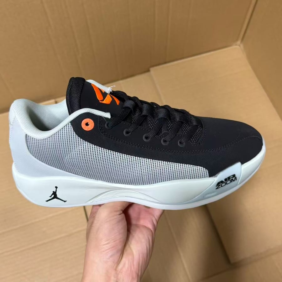 View 2 - Black / Grey