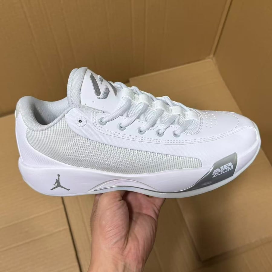 View 5 - White / Grey