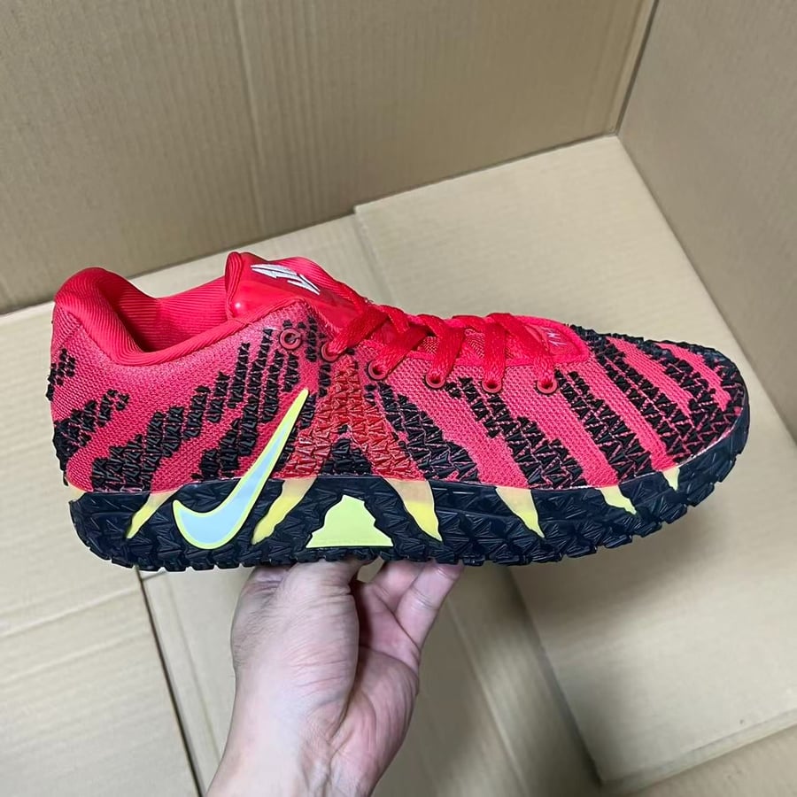 View 3 - Black / Red