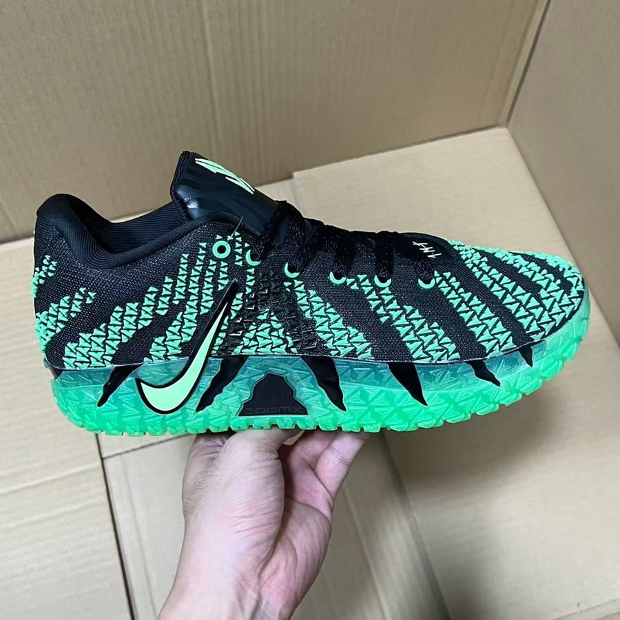 View 3 - Black / Green