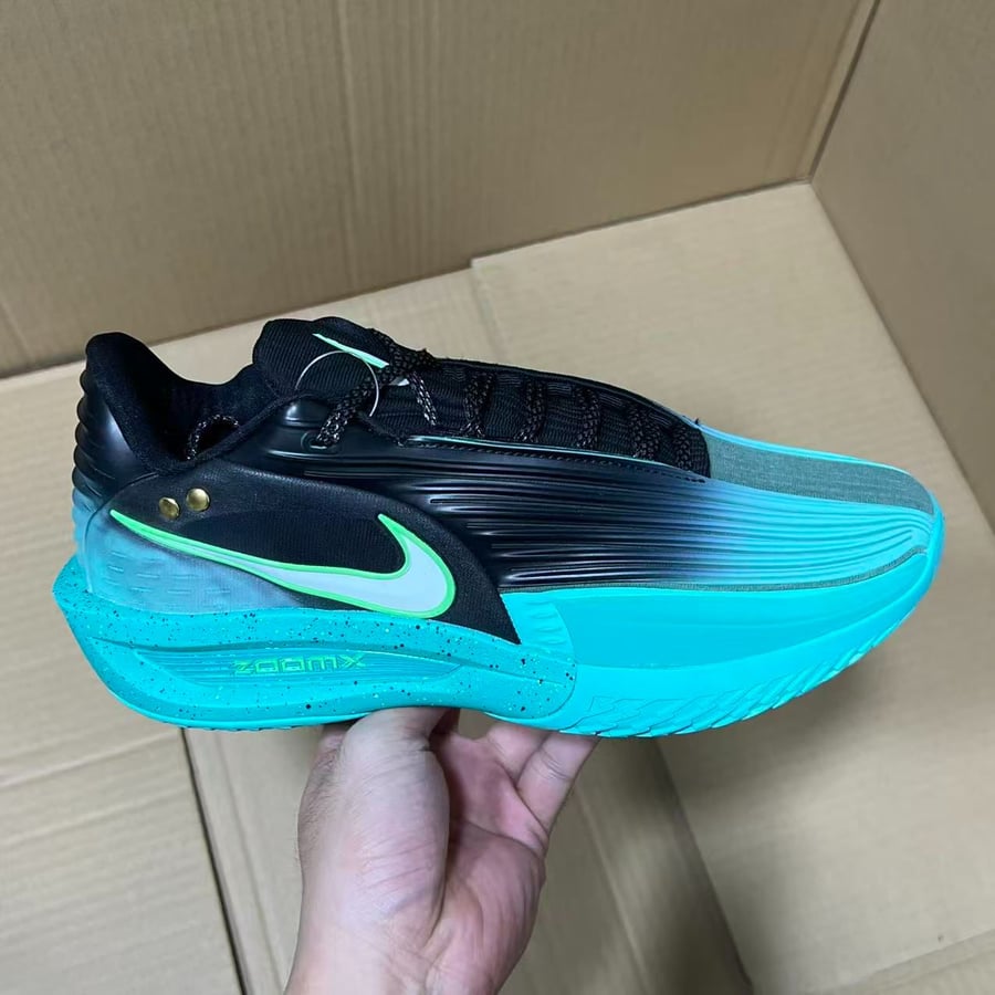 View 6 - Black / Green