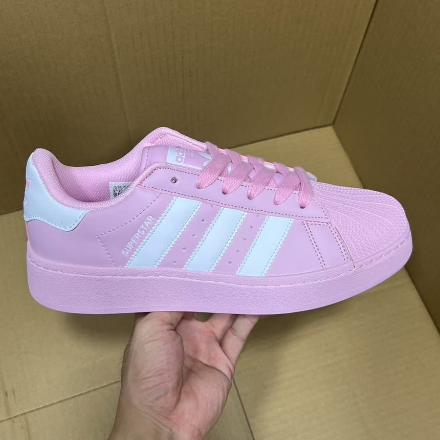 View 2 - White / Pink