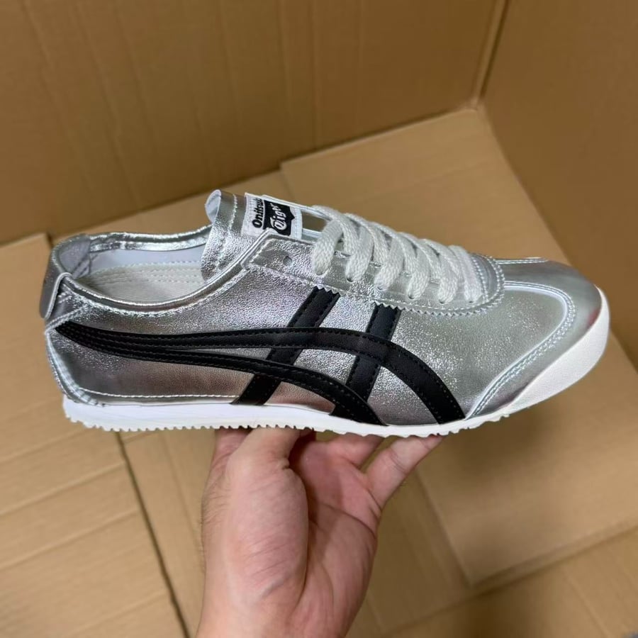 View 6 - Black / Grey