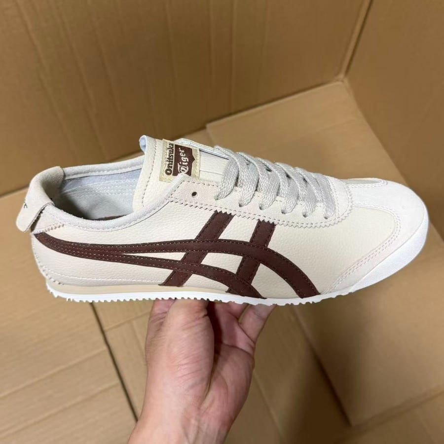 View 3 - White / Brown