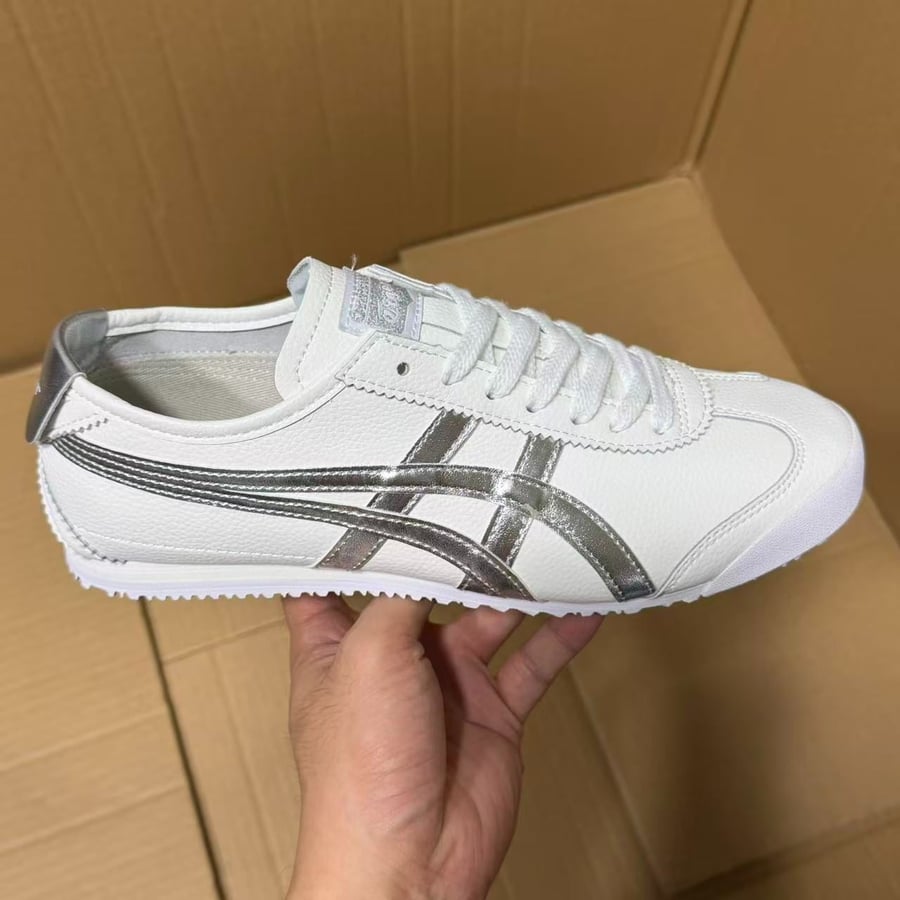 View 4 - White / Grey