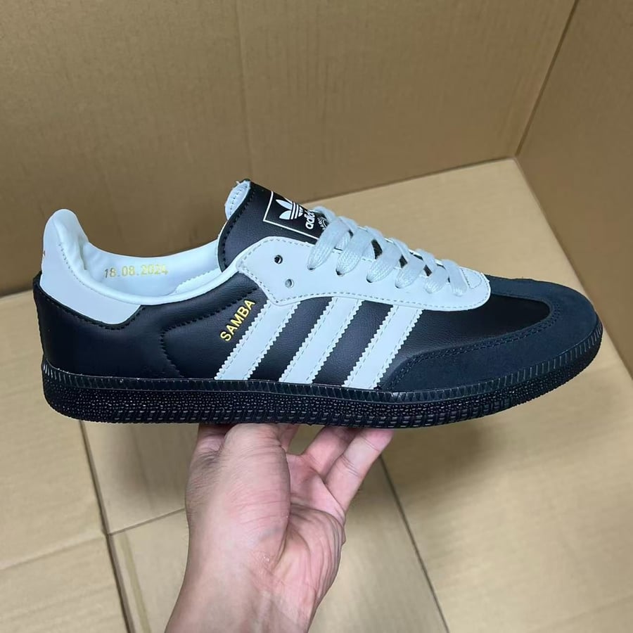 View 3 - Black