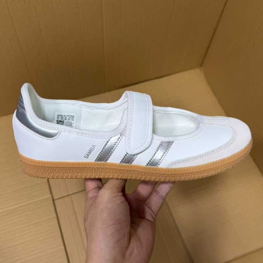 View 7 - White / Grey