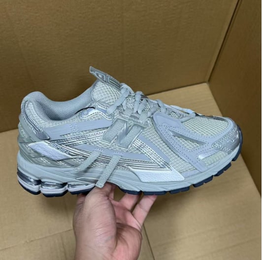 View 3 - Grey