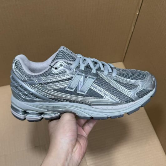 View 3 - Grey