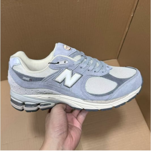 View 4 - Grey / Beige