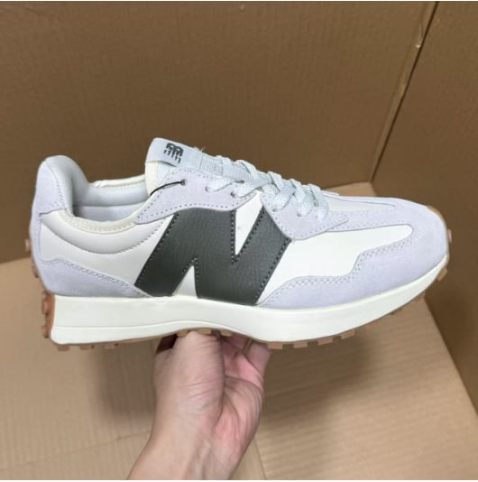 View 4 - White / Grey