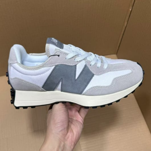 View 3 - White / Grey
