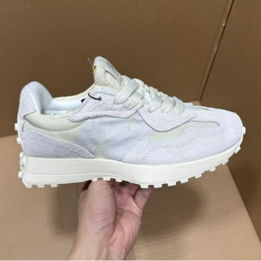 View 4 - White / Beige