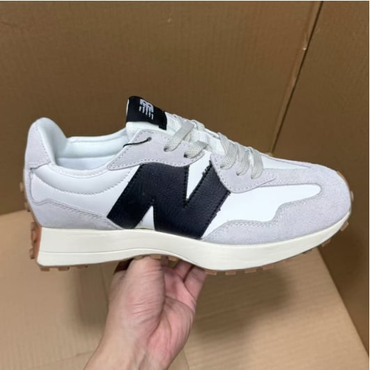 View 7 - White / Blue