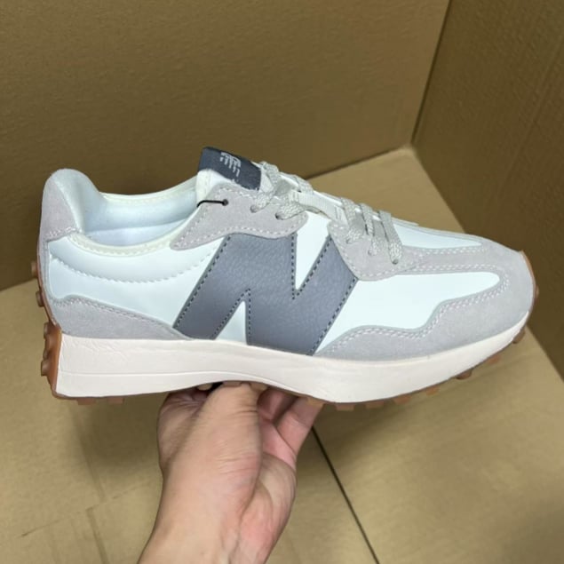 View 3 - White / Beige