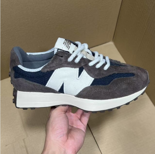 View 5 - White / Brown