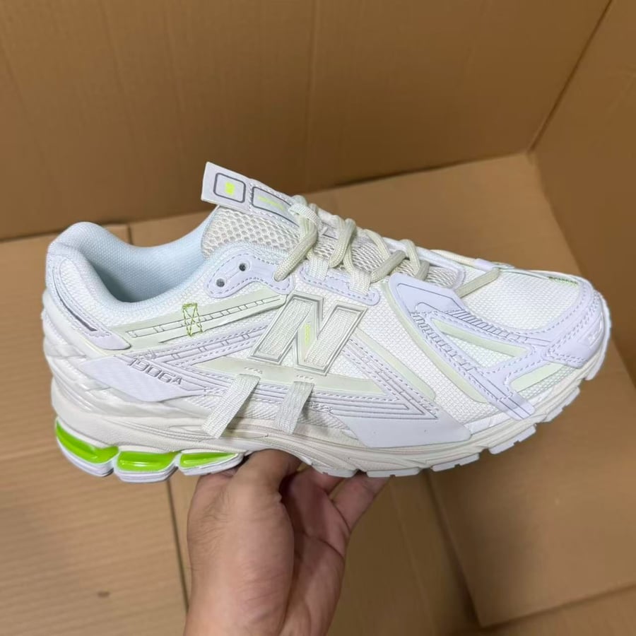 View 5 - White / Green