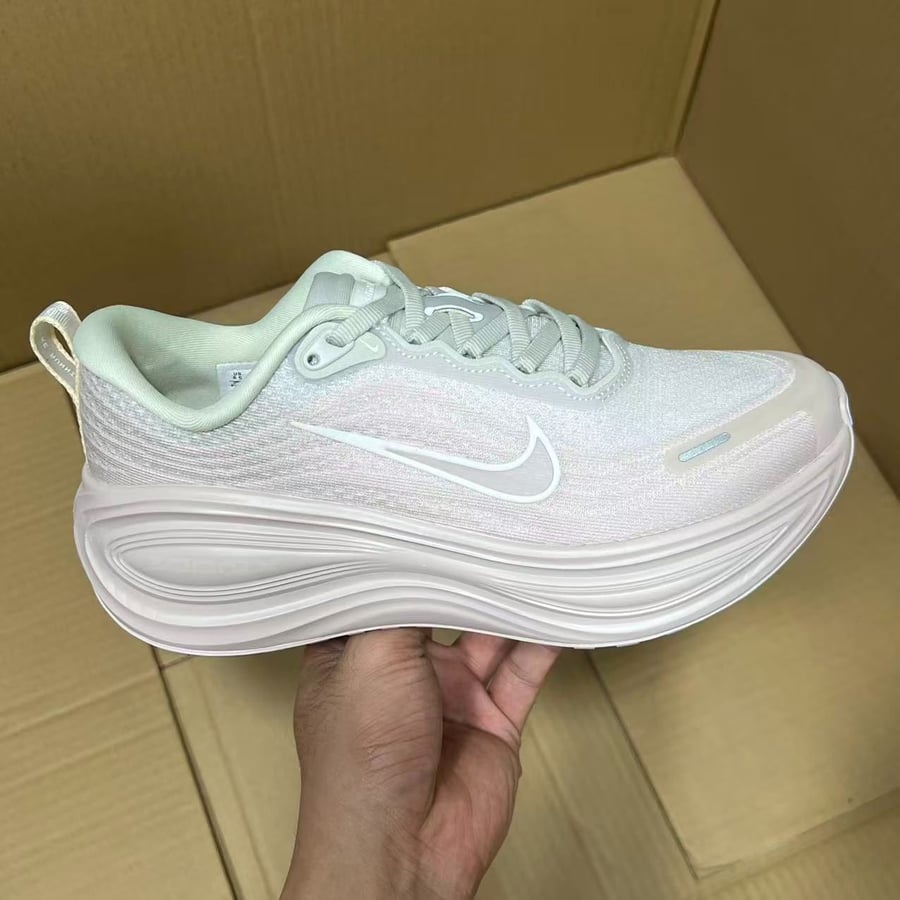 View 7 - White / Beige