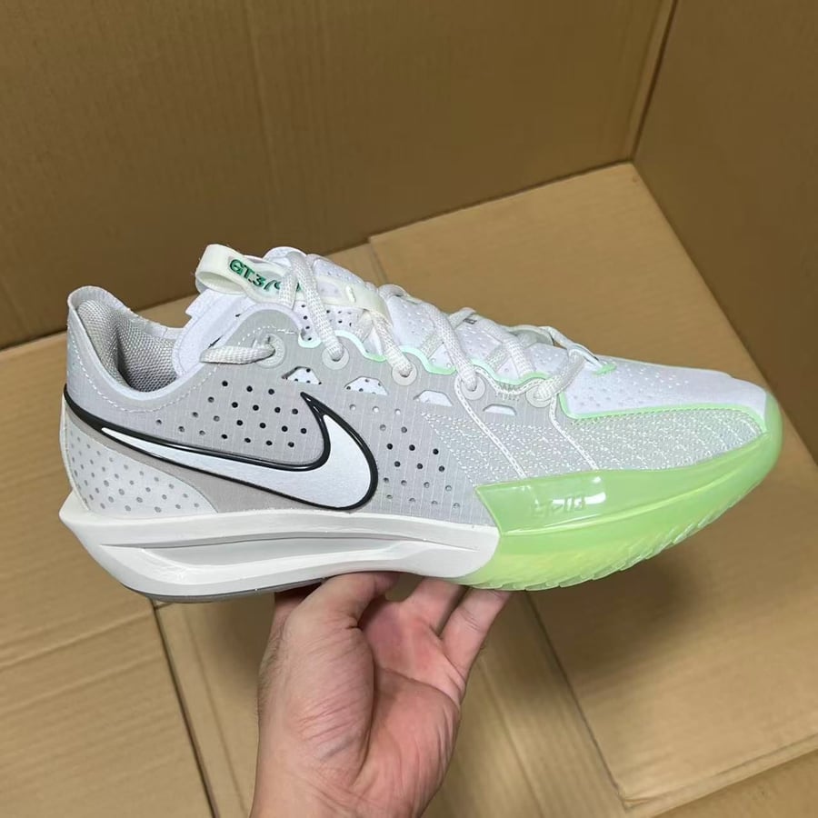 View 3 - White / Grey