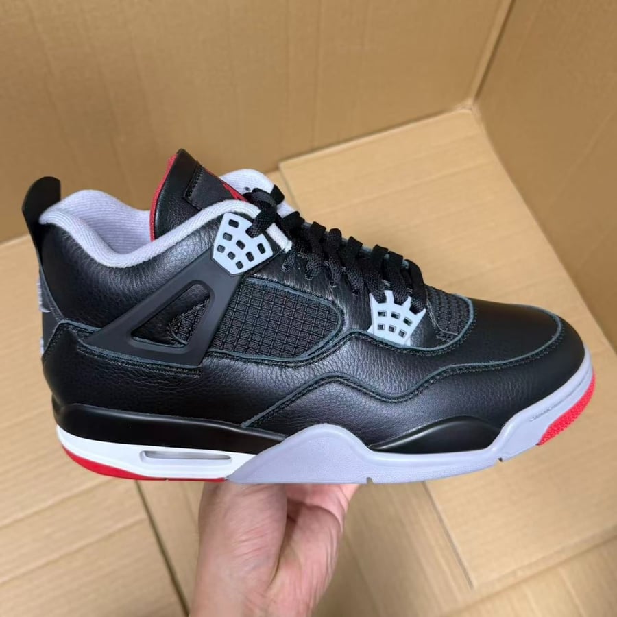 View 3 - Black / Red