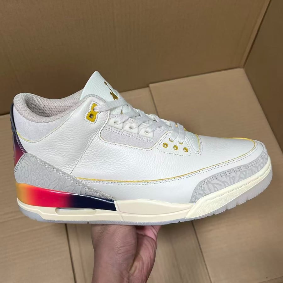 View 2 - White / Beige