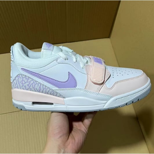 View 3 - White / Pink