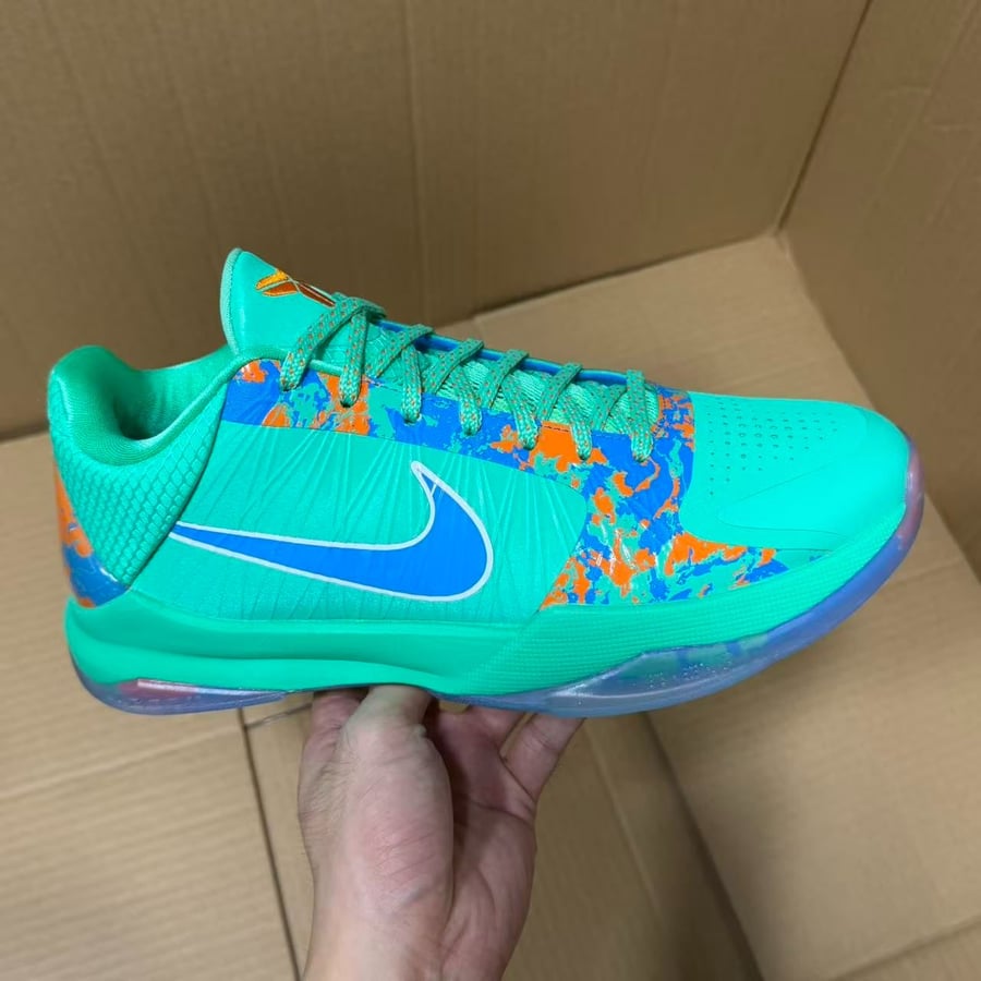View 5 - Blue / Green