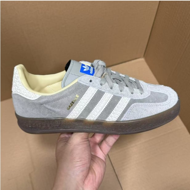 View 7 - White / Grey