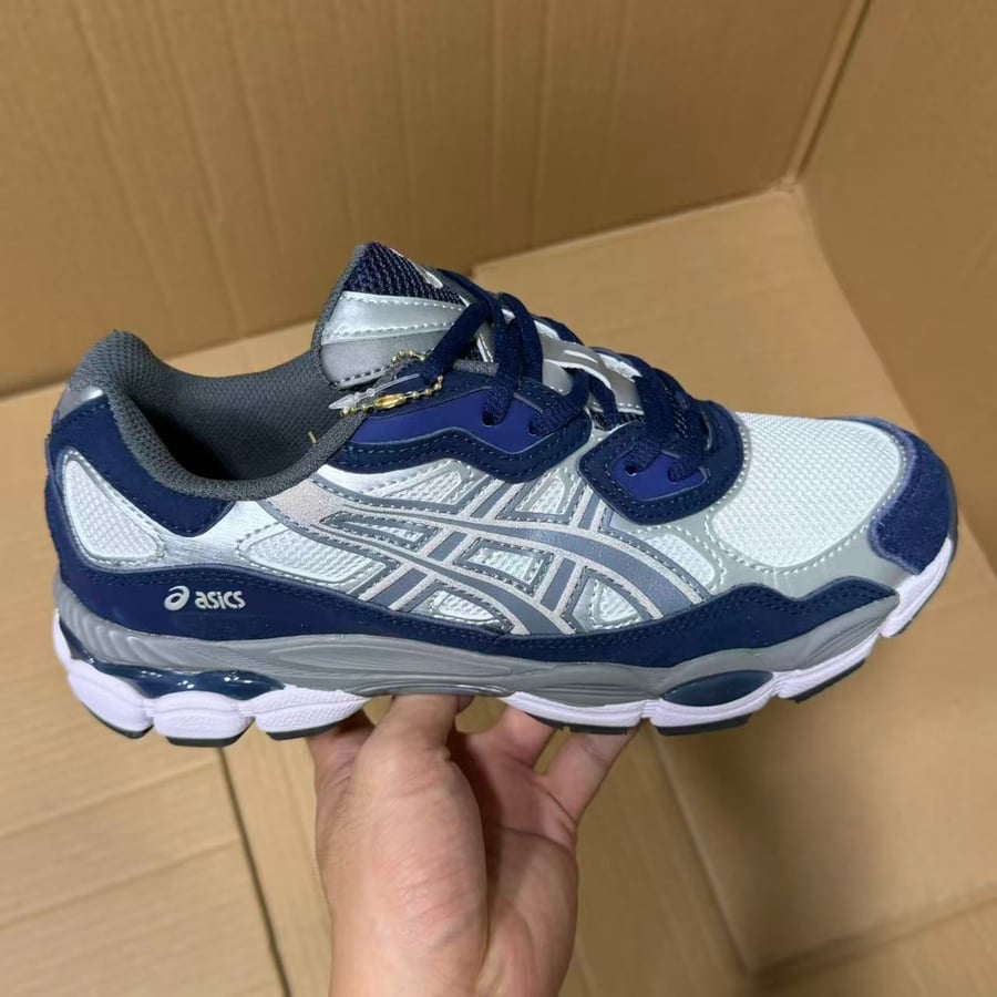 View 3 - Grey / Blue