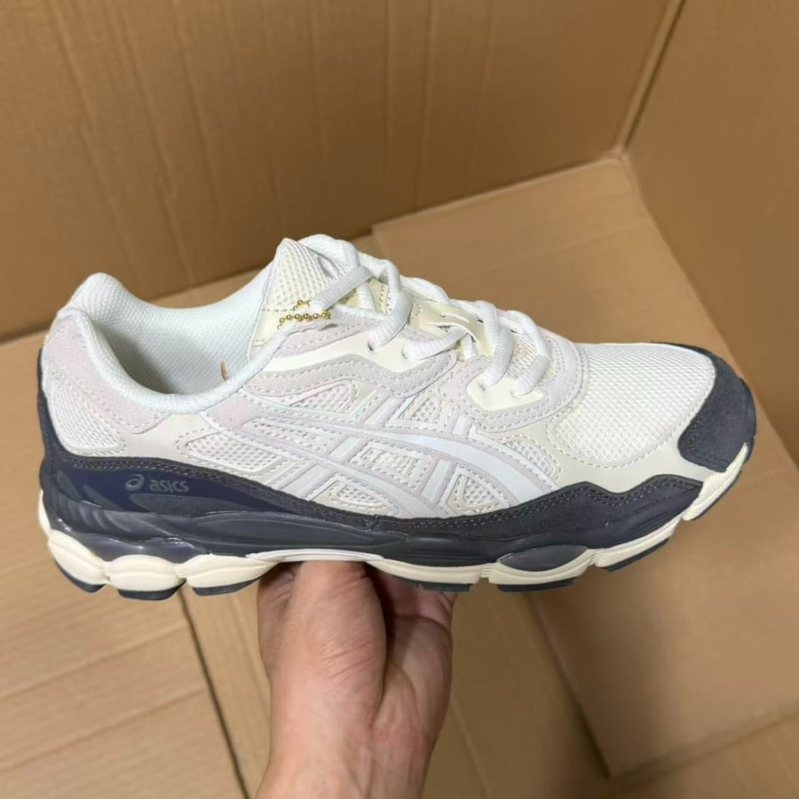 View 3 - Grey / Beige