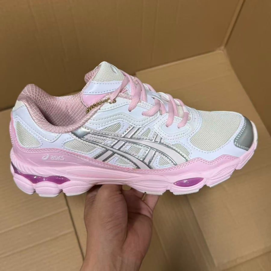 View 3 - Grey / Pink