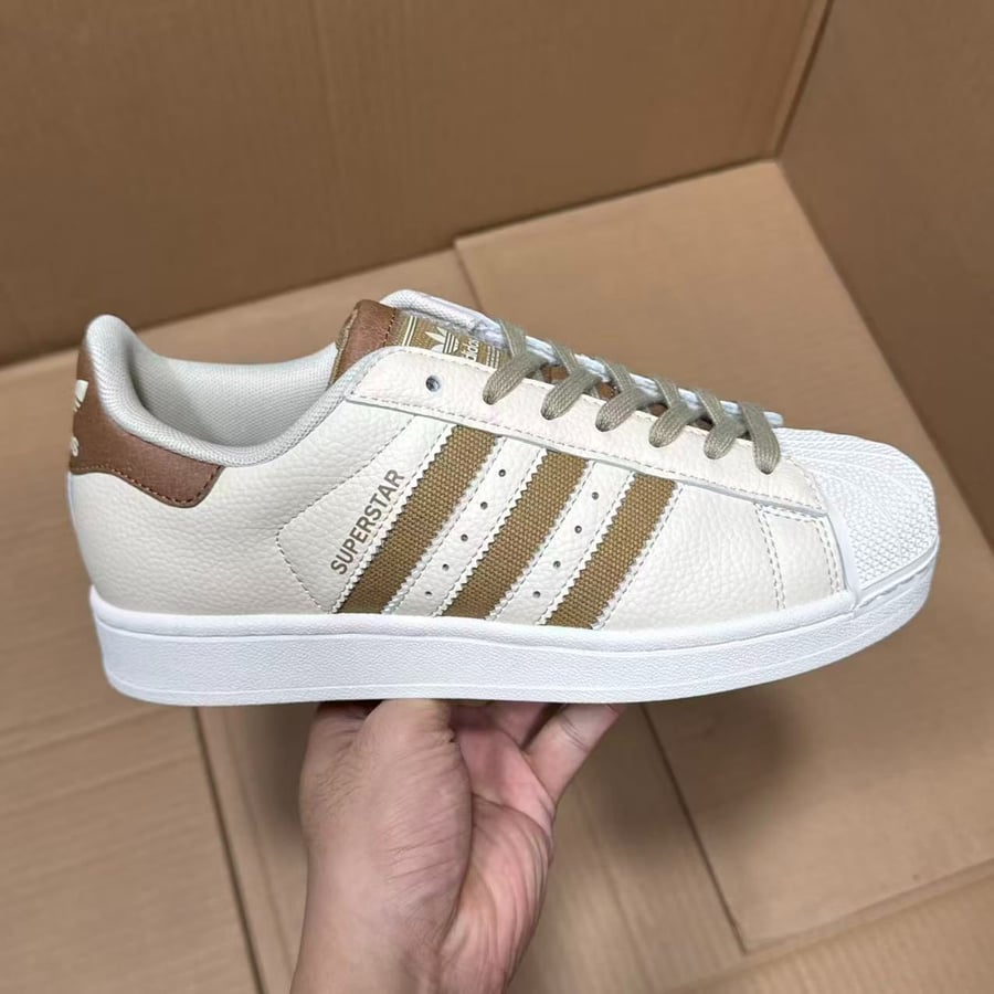 View 2 - White / Yellow