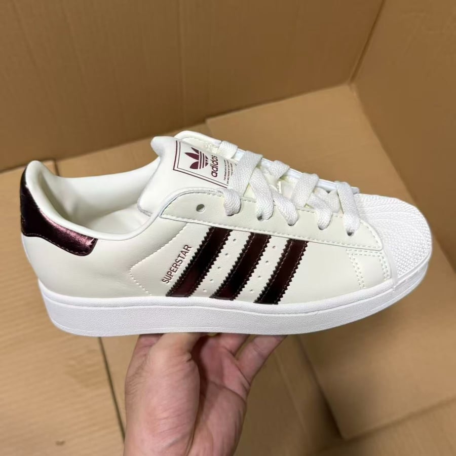 View 6 - White / Red