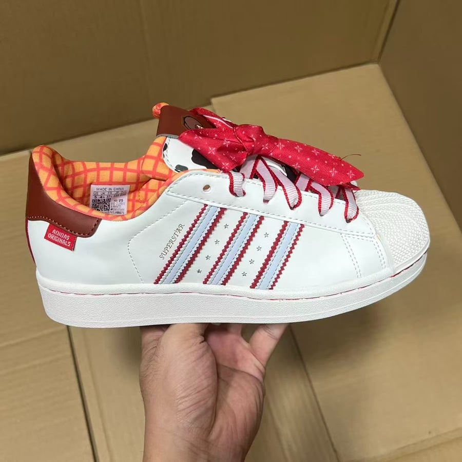Sneakers H11 Batch Superstar Series