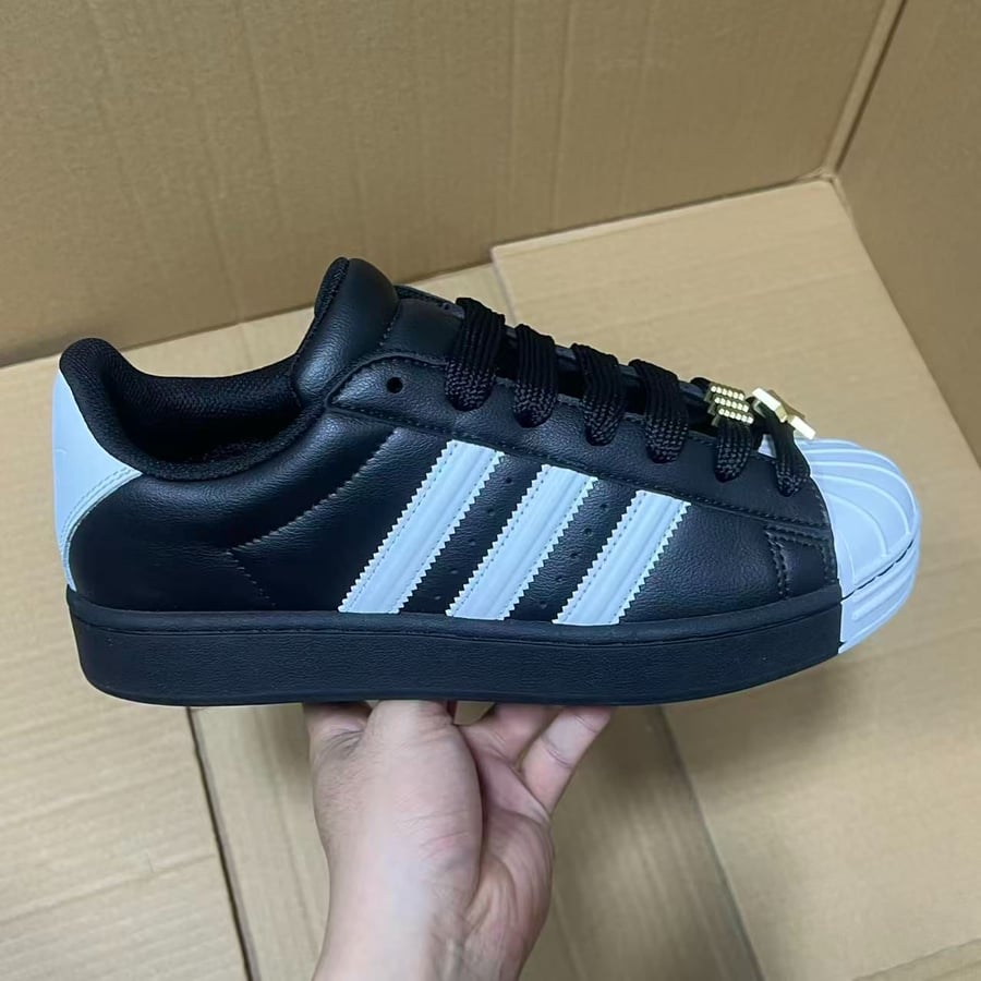 Sneakers H11 Batch Superstar Series
