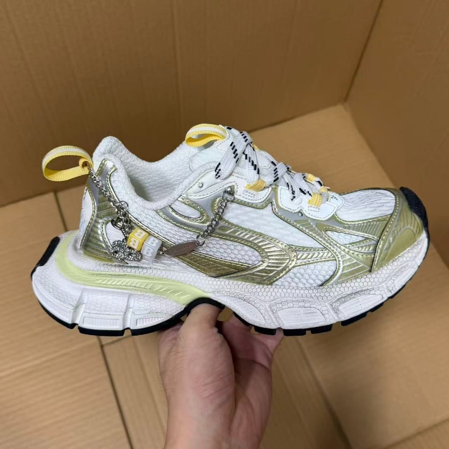 View 3 - White / Gold