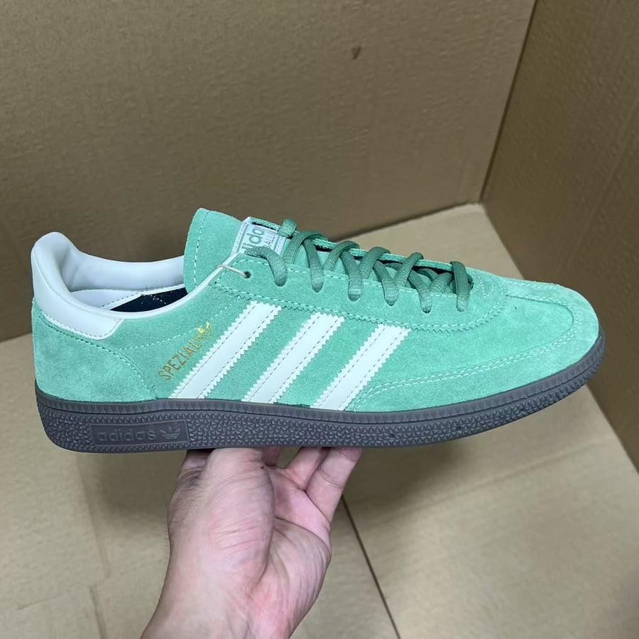 View 2 - White / Green