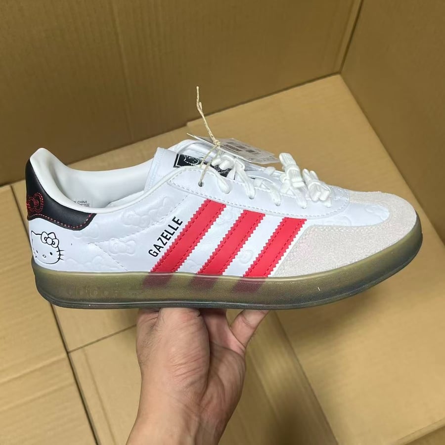 View 4 - White / Red