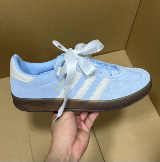 View 3 - White / Blue