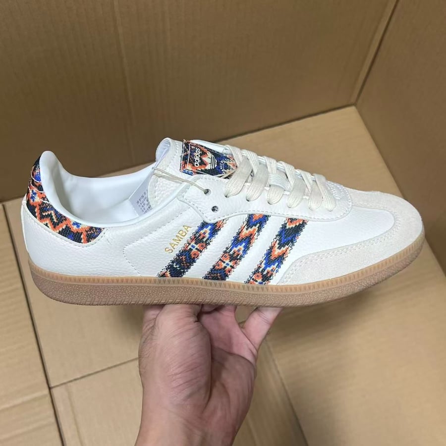 View 4 - White / Beige
