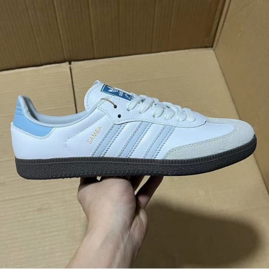 View 2 - White / Blue