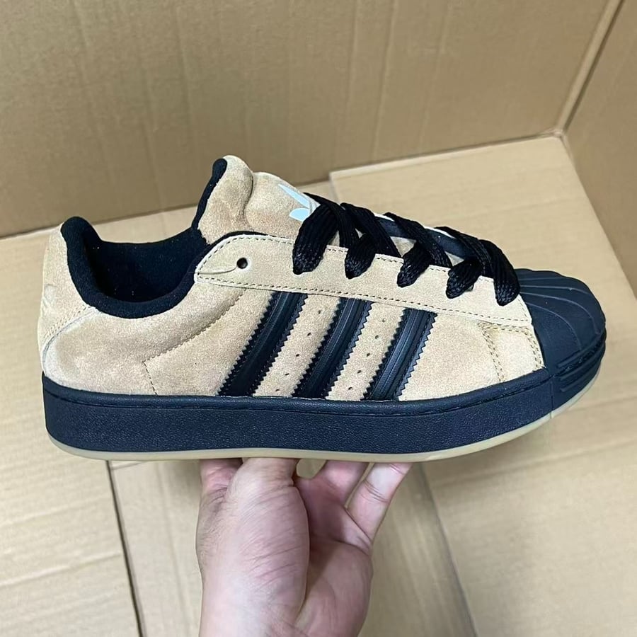 View 4 - Black / Brown