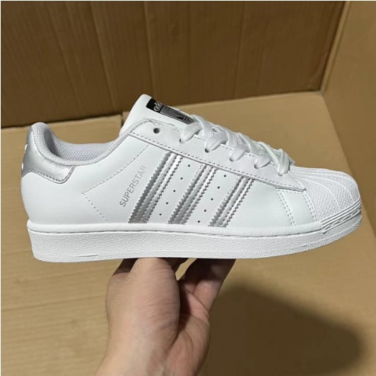 View 4 - White / Grey