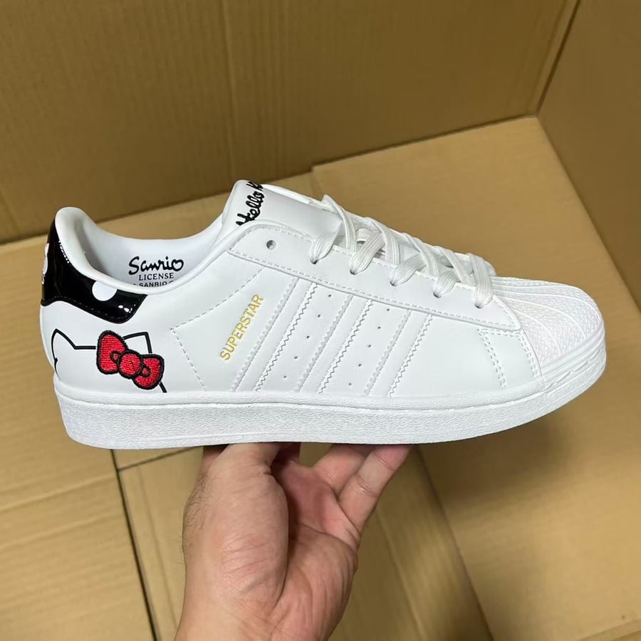 View 5 - Black / White
