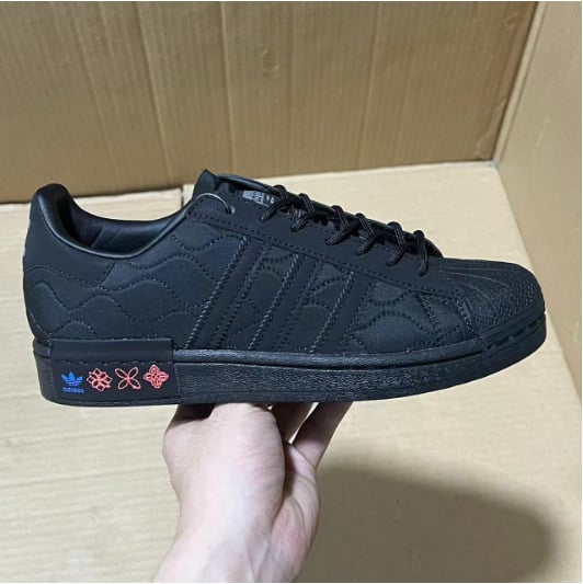 View 2 - Black