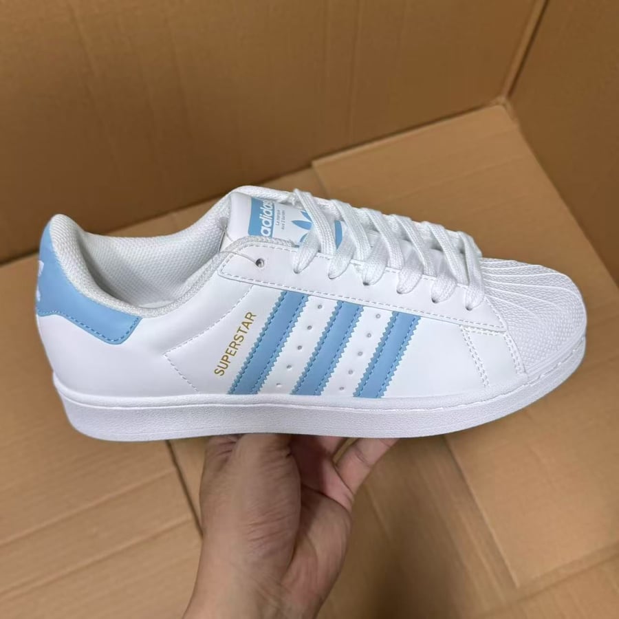 View 2 - White / Blue