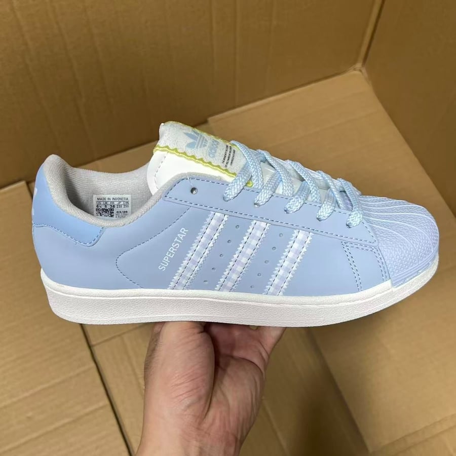 View 4 - White / Blue