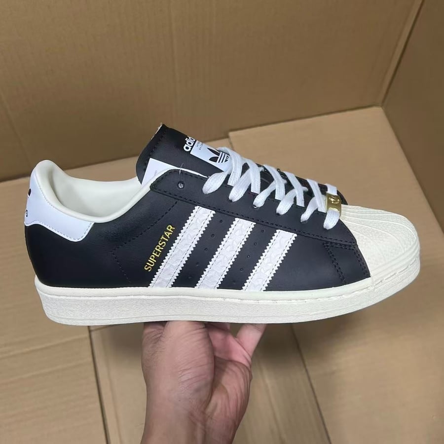 Sneakers Exclusive Batch Superstar Series