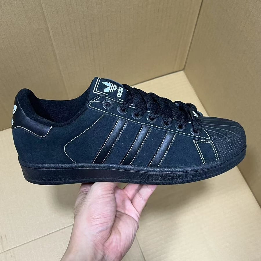 Sneakers Exclusive Batch Superstar Series