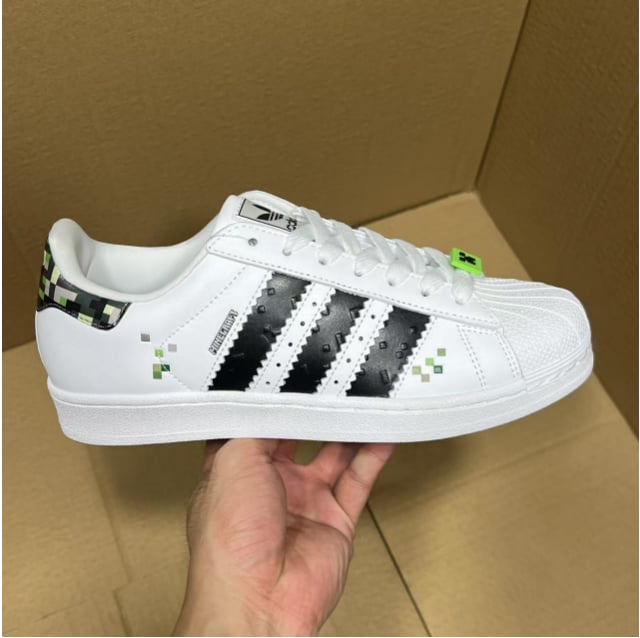 Sneakers Exclusive Batch Superstar Series